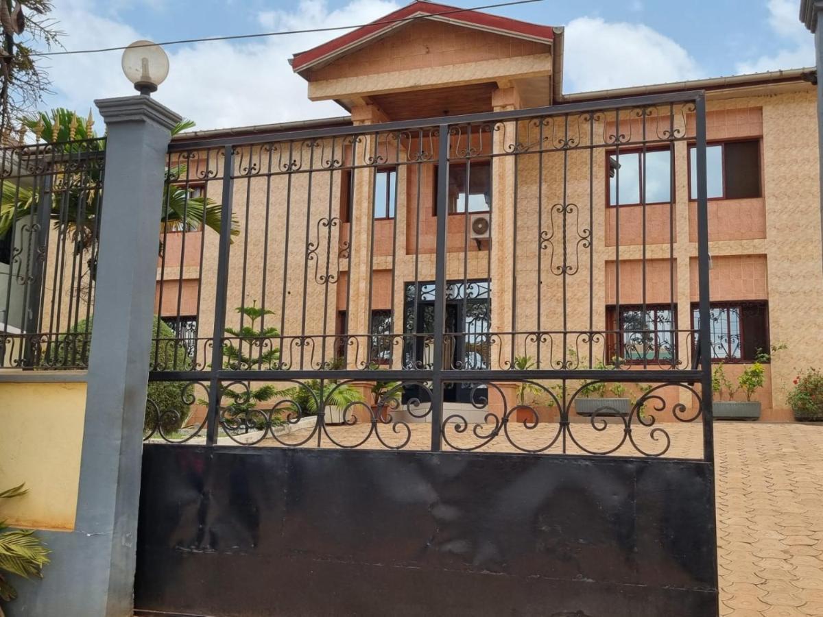 Appart'hotel Mireille Yaoundé Exterior foto