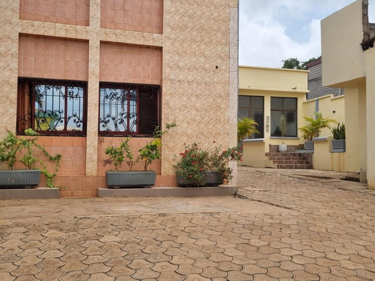 Appart'hotel Mireille Yaoundé Exterior foto